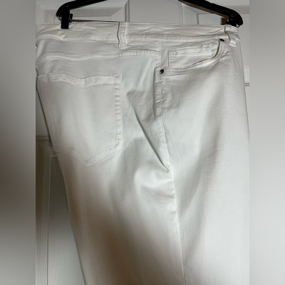 Lane Bryant White Ankle & Cropped Women’s Jeans - Picture 2 of 11